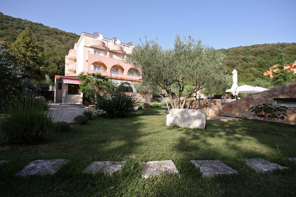 Hotel Carmen Krnica Exterior photo